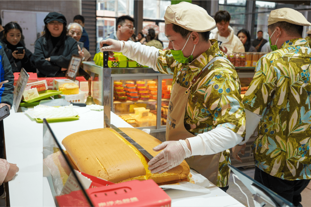 走进南洋大师傅，解锁这块会“跳舞”的古早蛋糕(图1)