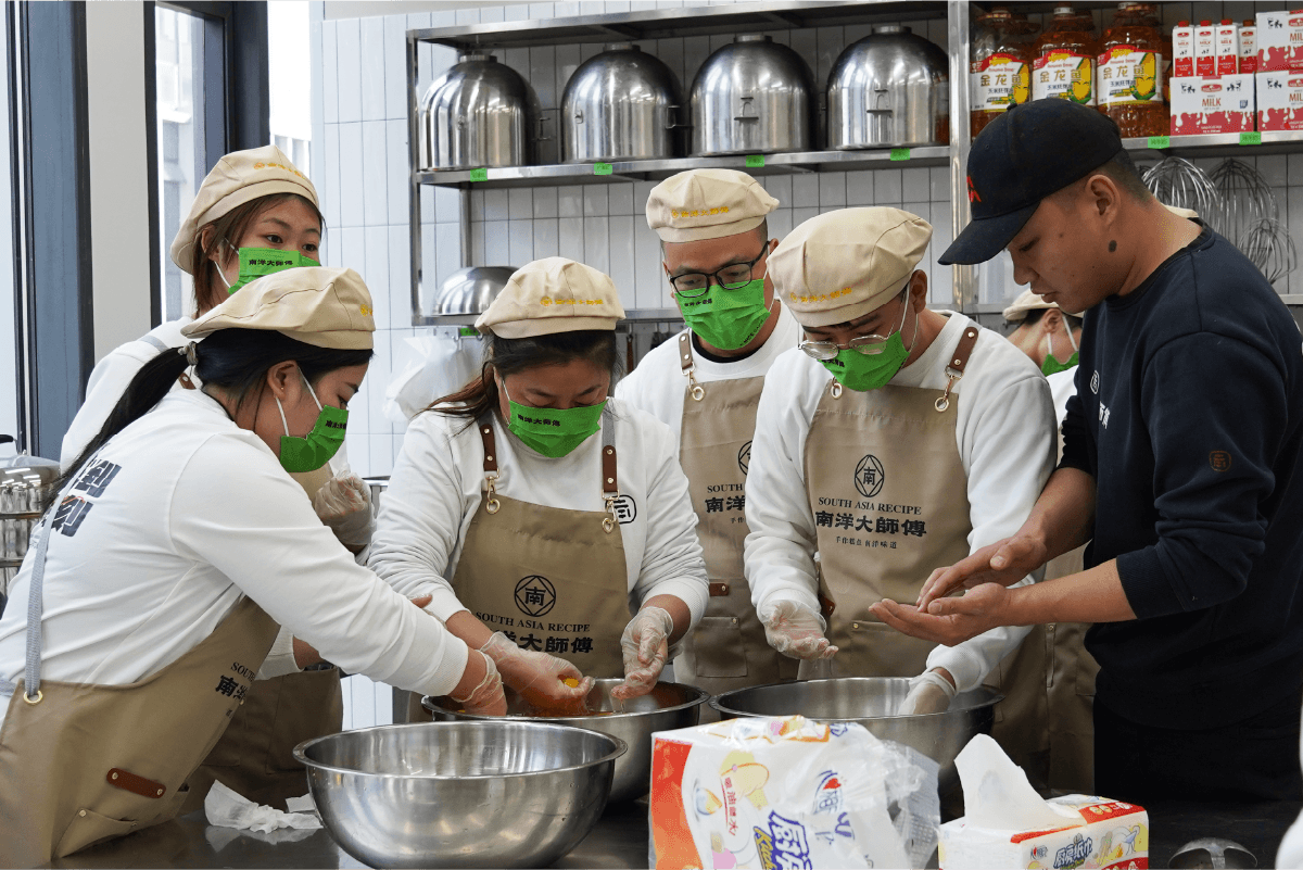 从田间到云端:南洋大师傅的智慧供应链如何保障每一块蛋糕的品质?(图1) 从田间到云端:南洋大师傅的智慧供应链如何保障每一块蛋糕的品质?(图1)